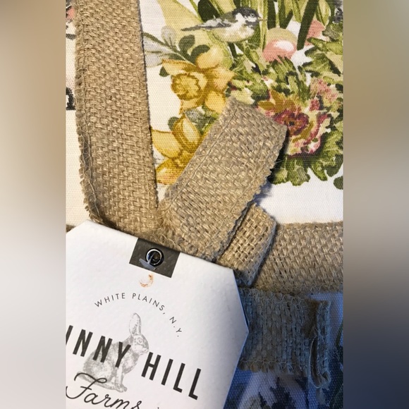 NWOT Bunny Hills Farms Round Tablecloth - Picture 7 of 7